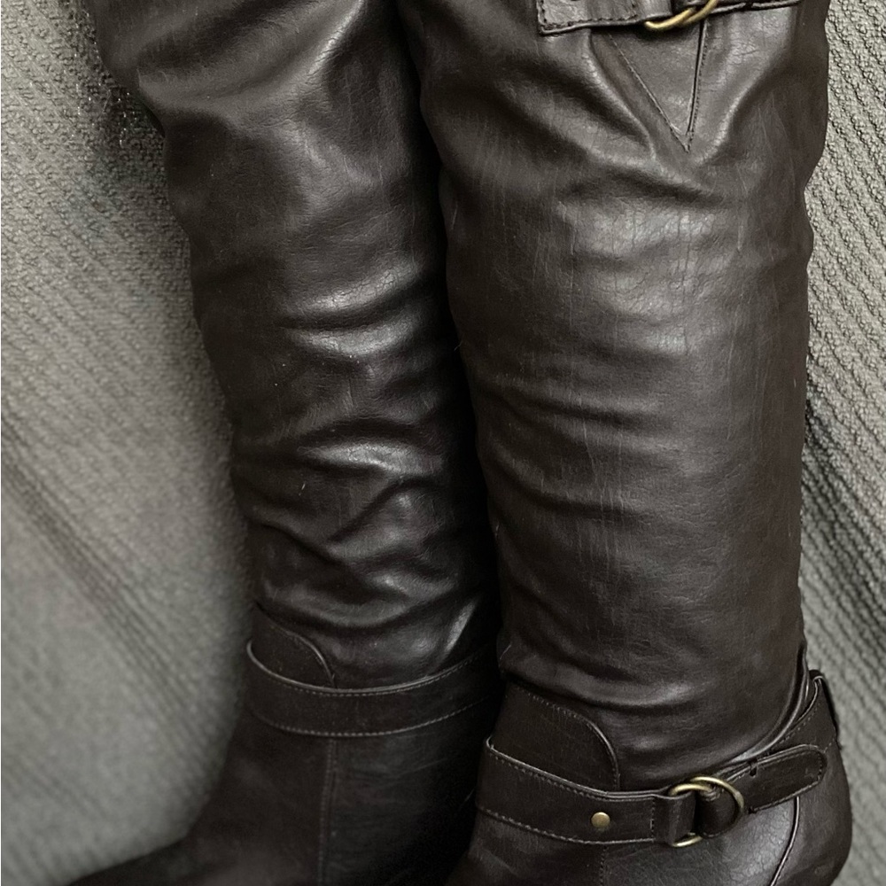 ELEANOR BOOTS Size 9 Brown